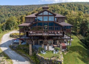 Majestic mansion just off the Appalachian Trail asks $6M - Curbed