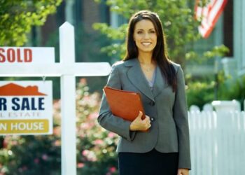 How to Become a Real Estate Agent; a Guide to Success