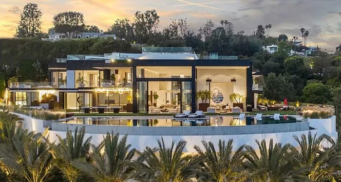 10 Stunning Million-Dollar Homes In LA